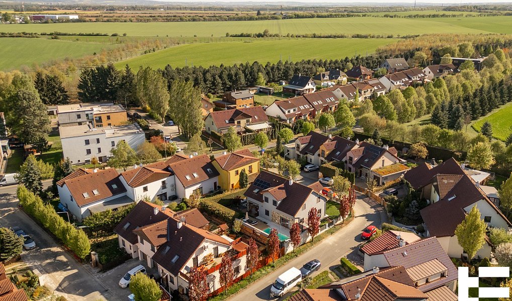 Prodej domu 227 m² s pozemkem 513 m², Zeleneč – náhled fotky 57