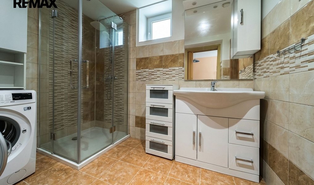 Prodej domu 362 m² s pozemkem 1 423 m², Vizovice – náhled fotky 24