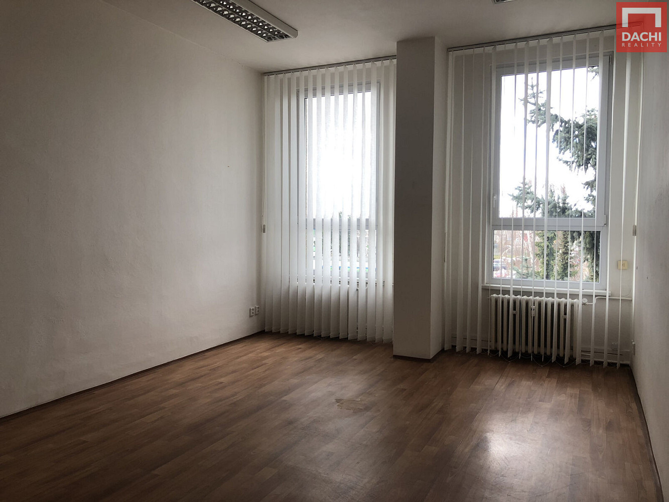 Pronájem kanceláře 200 m² – fotografie 3