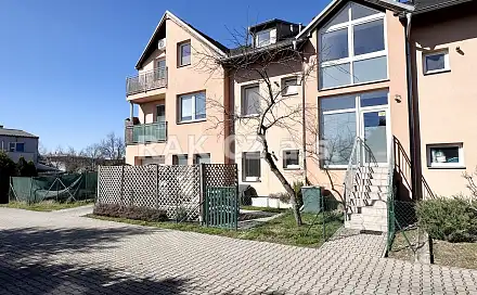Prodej bytu 3+kk 74 m², Revoluční, Šestajovice, okres Praha-východ