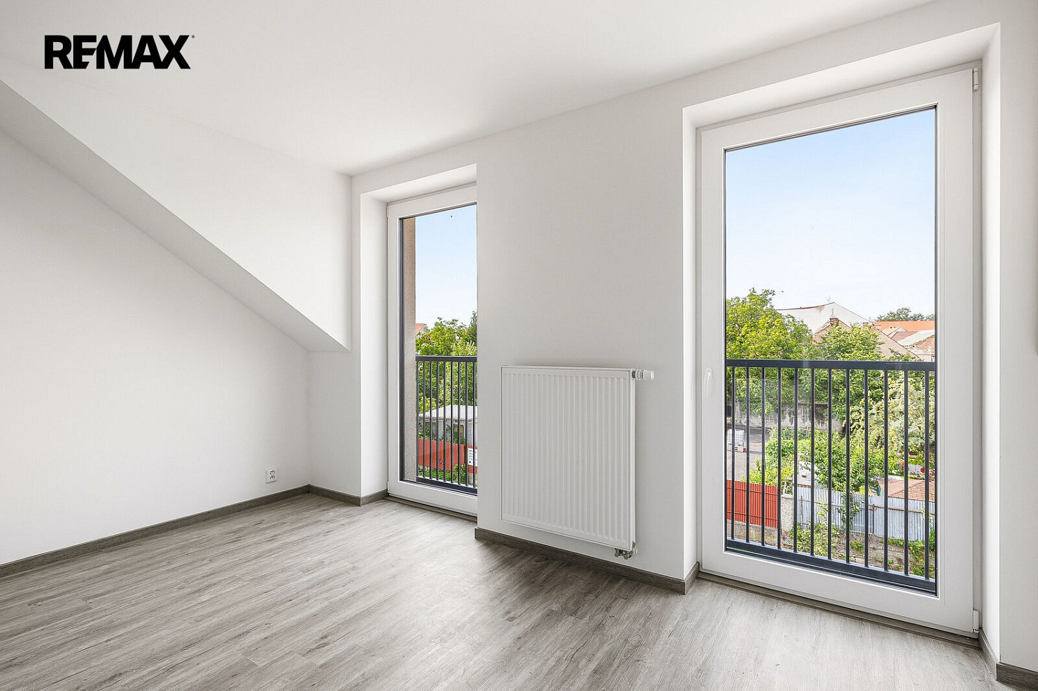 Pronájem bytu 2+kk 43 m² – fotografie 2