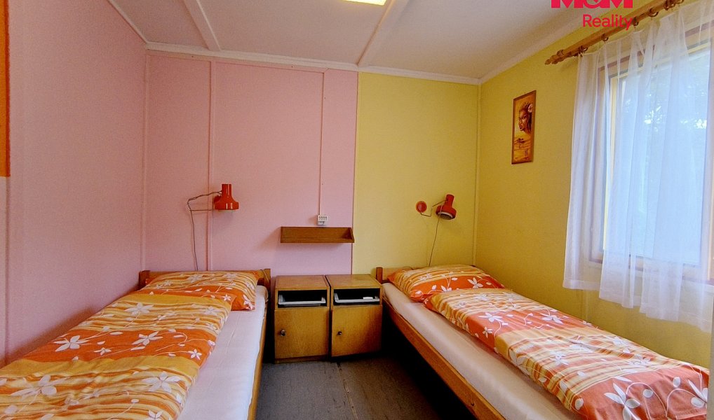 Prodej ubytovacího objektu 777 m², Pojbuky – náhled fotky 8