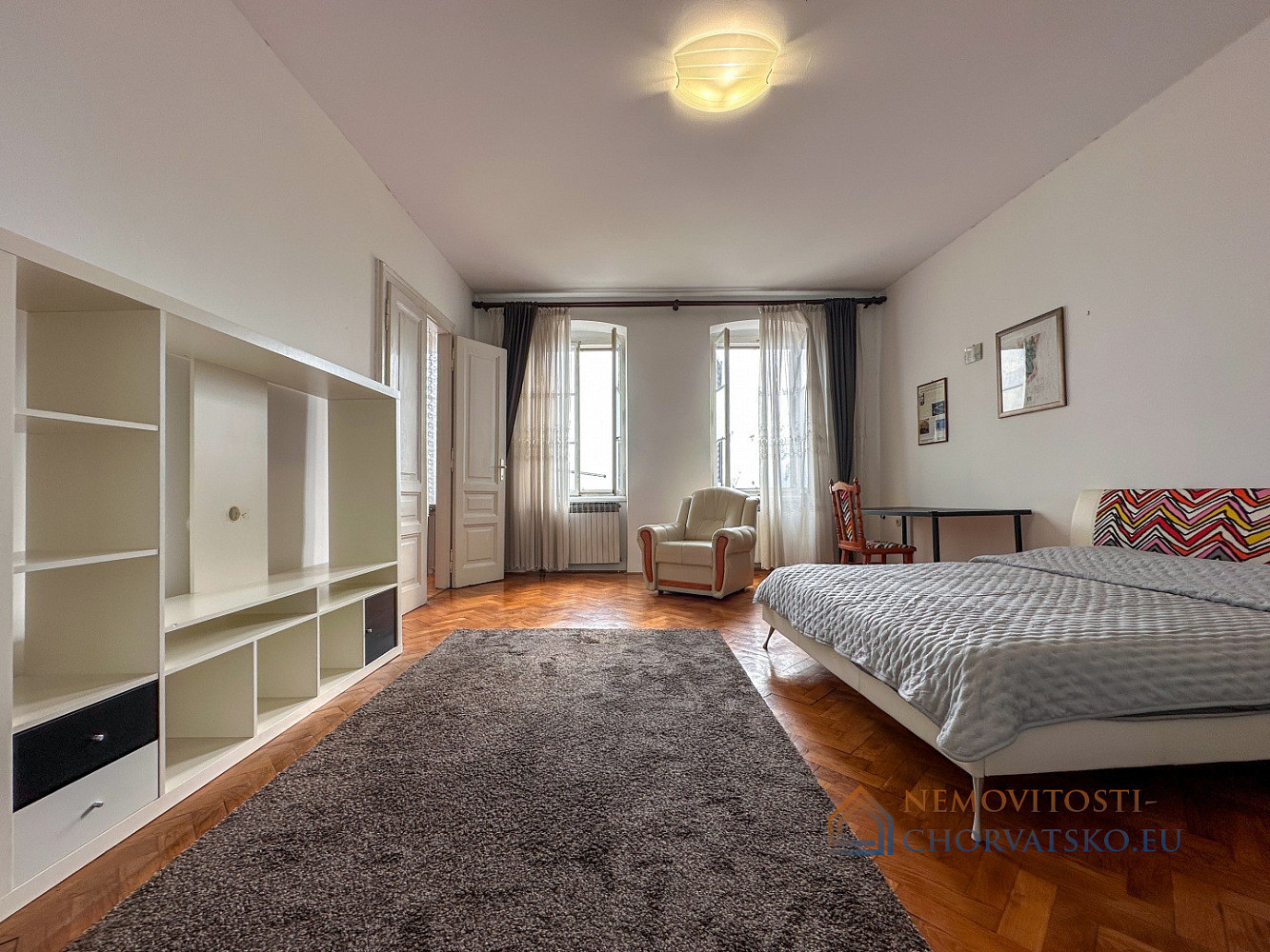 Pronájem bytu 4+kk 133 m² - Widok 2