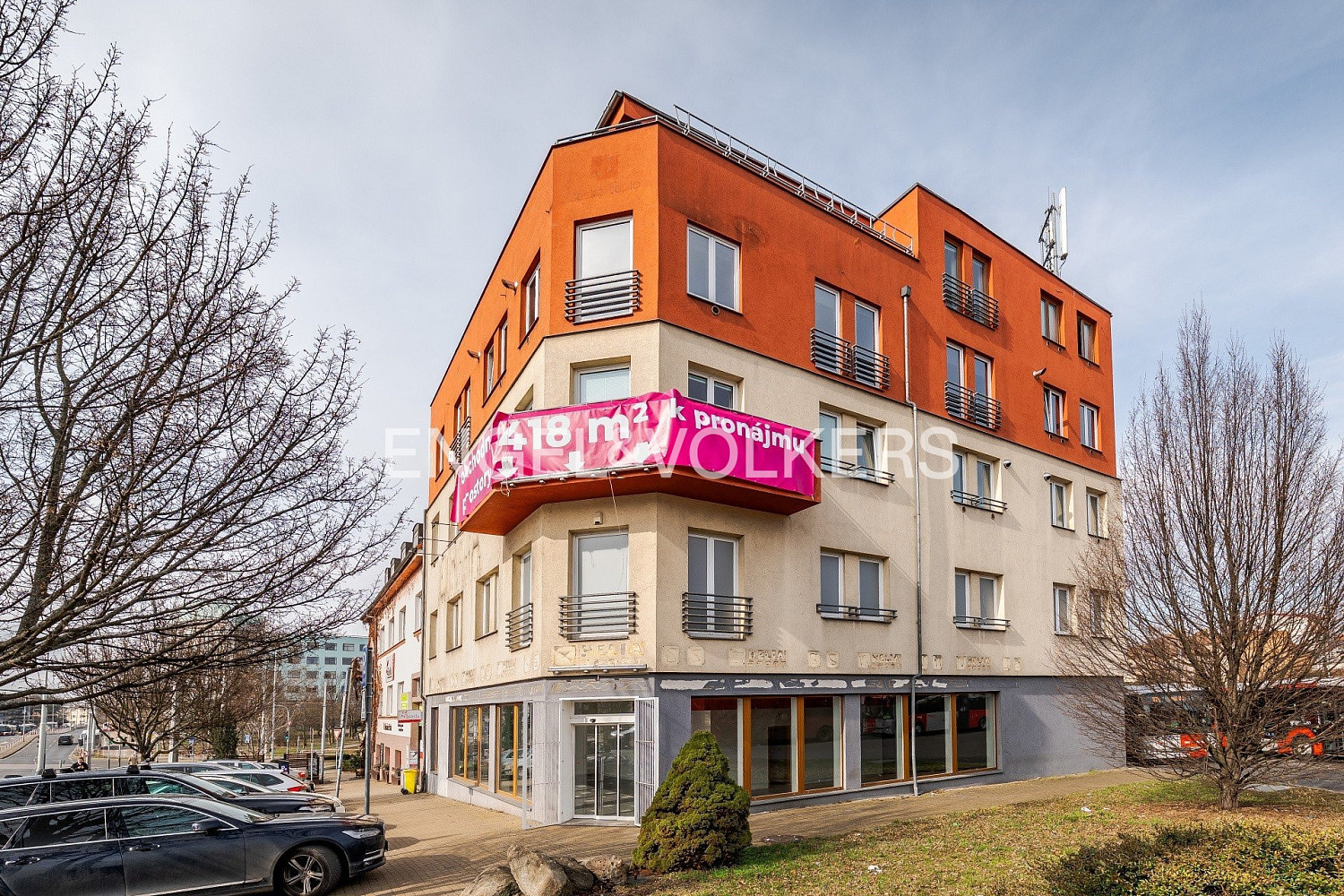 Pronájem obchodních prostor 418 m²