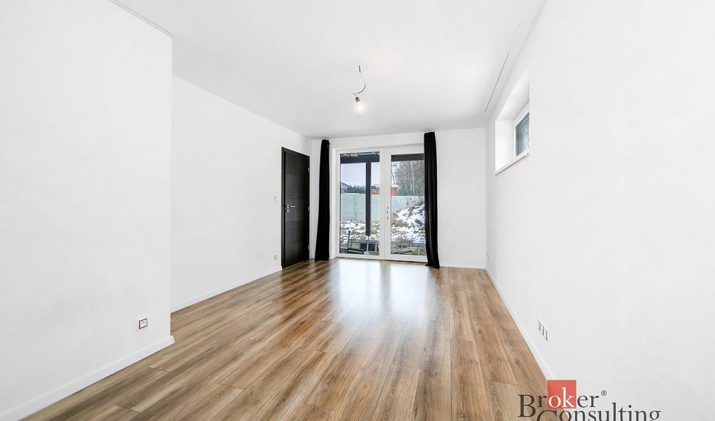 Prodej domu 196 m² s pozemkem 876 m², Loket – náhled fotky 15