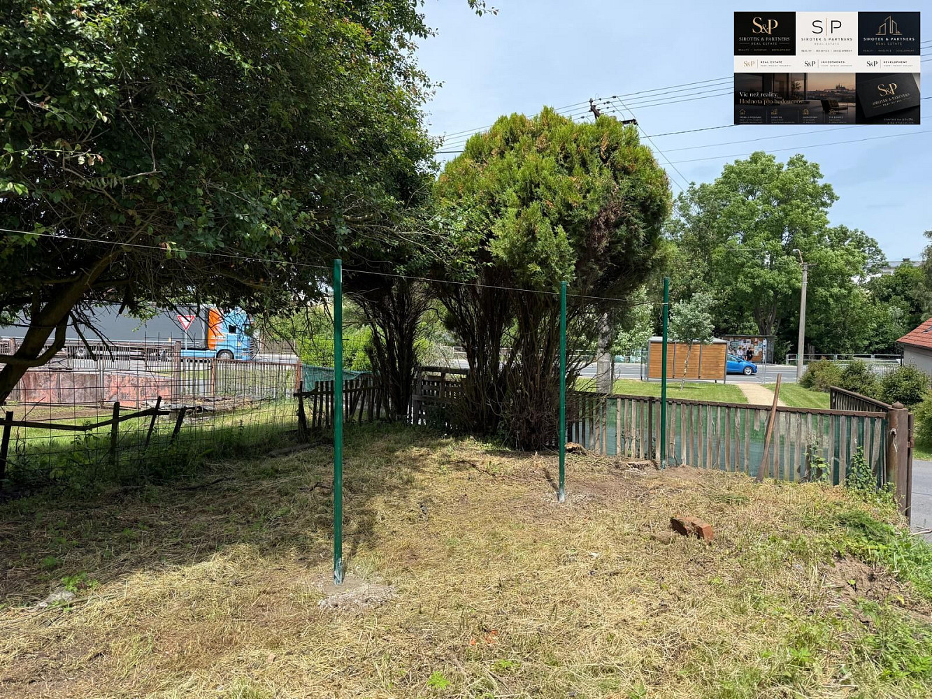 Prodej stavebního pozemku 1 665 m² – fotografie 3