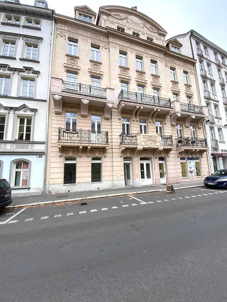 Prodej obchodních prostor 69 m² — photo 2