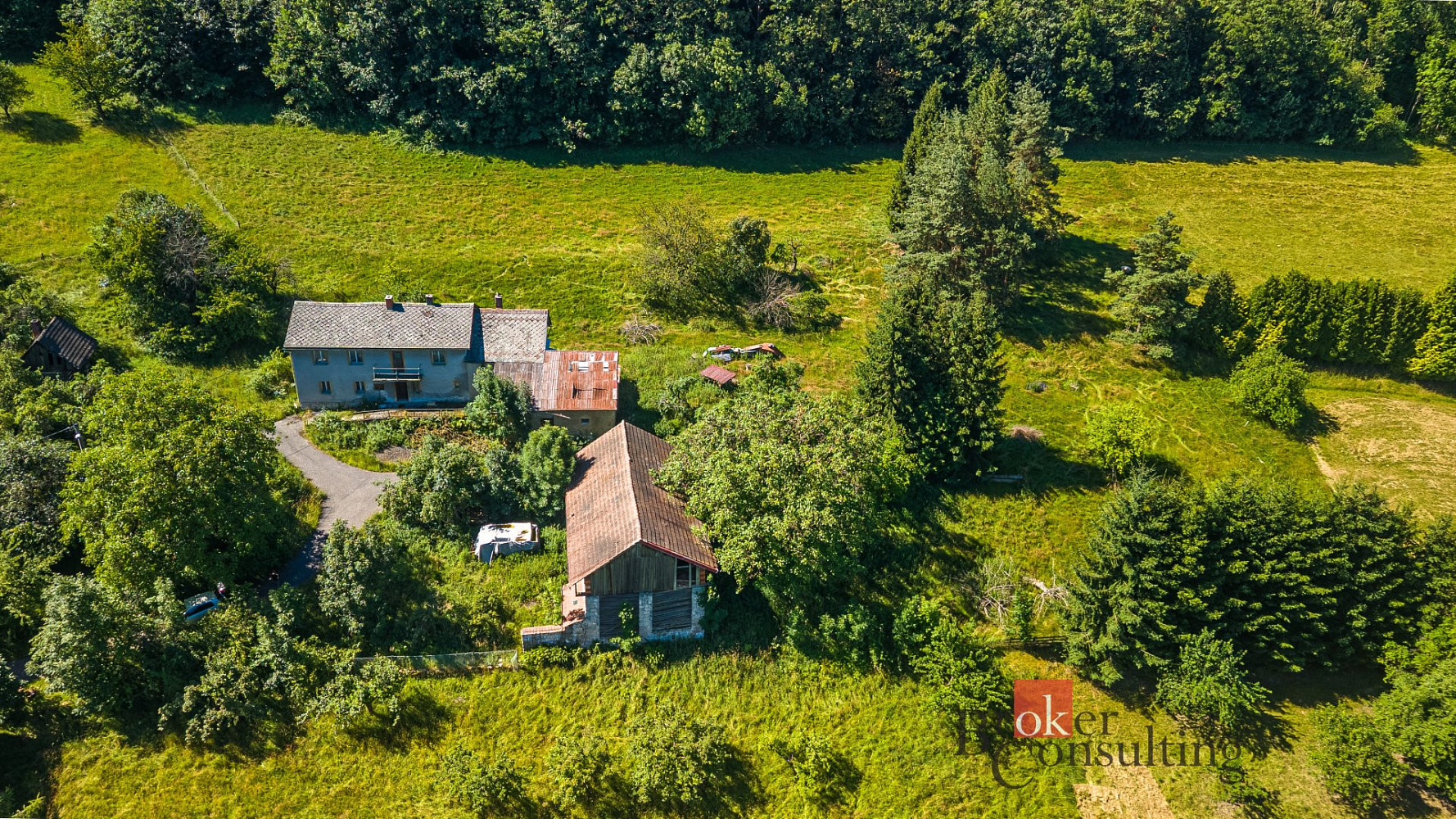 Prodej domu 300 m² s pozemkem 27 975 m² — photo 2