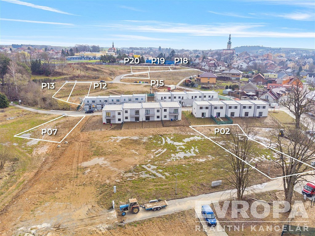 Prodej stavebního pozemku 742 m² — photo 2
