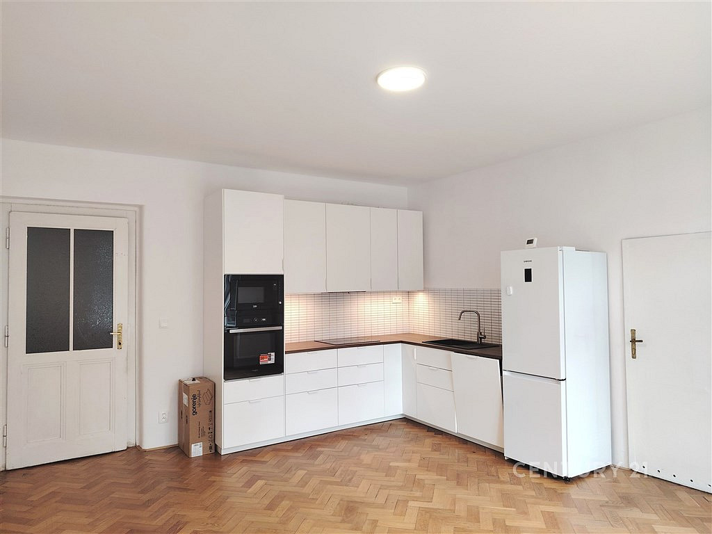 Pronájem bytu 3+kk 81 m² — photo 2