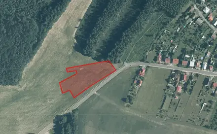 Prodej pole 18 324 m², Zlín - Velíková