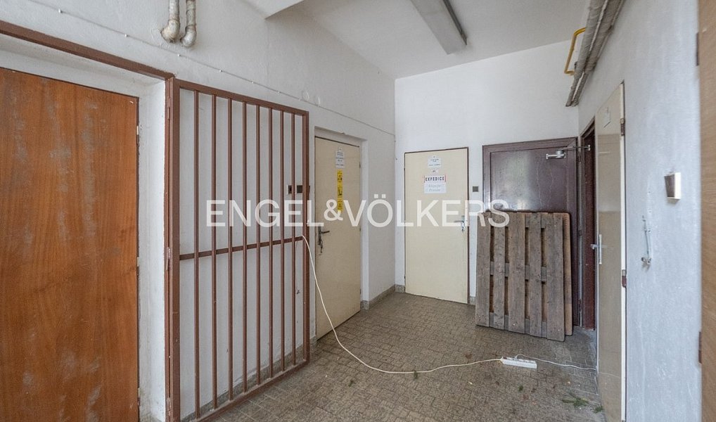 Pronájem výrobních prostor 380 m², Jablonec nad Nisou – náhled fotky 7