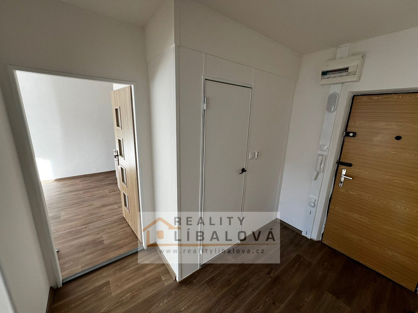 Pronájem bytu 2+kk 40 m² — photo 3