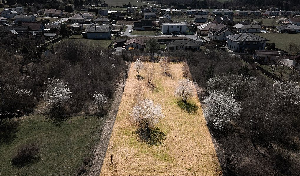 Prodej stavebního pozemku 940 m², Štěnovice – náhled fotky 3