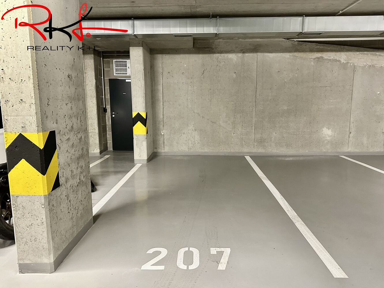 Pronájem, garážové stání, dolní měcholupy, praha