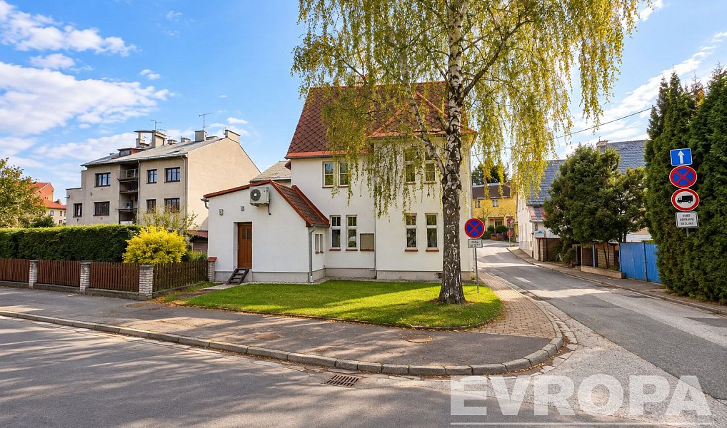 Prodej domu 210 m² s pozemkem 282 m², Nová Paka – náhled fotky 3