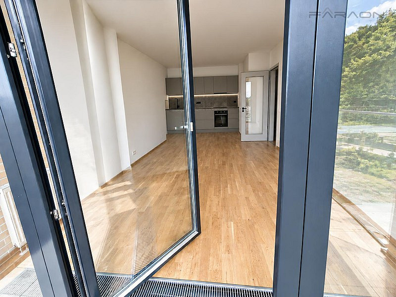 Pronájem bytu 2+kk 56 m² – fotografie 4