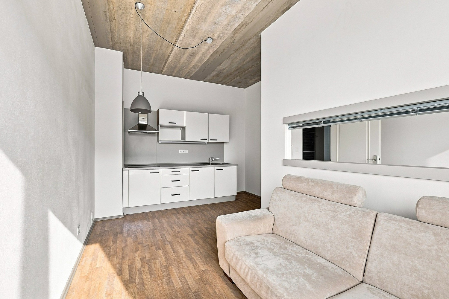 Pronájem kanceláře 32 m² – fotografie 3