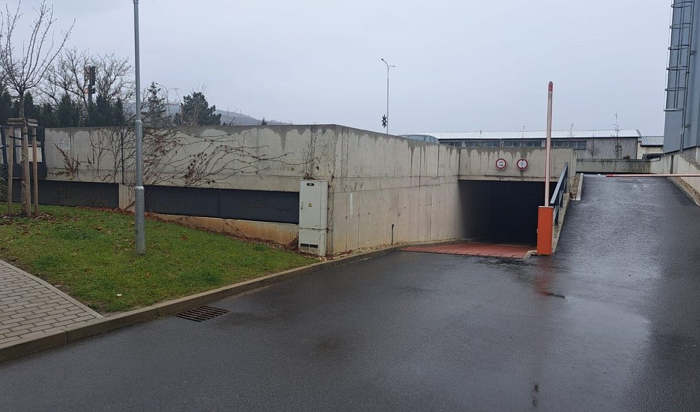 Pronájem, garážové místo, Na Dražkách, Beroun, Beroun – náhled fotky 6