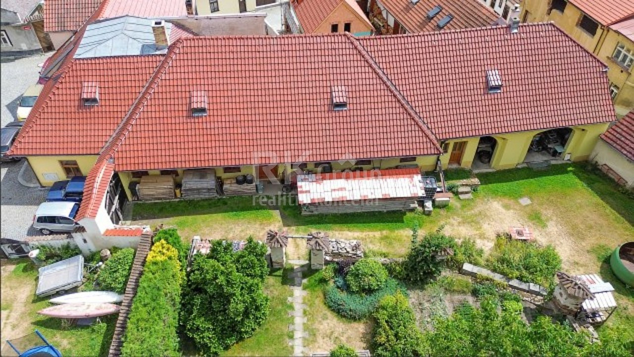 Prodej domu 1 144 m² s pozemkem 1 535 m² — photo 2