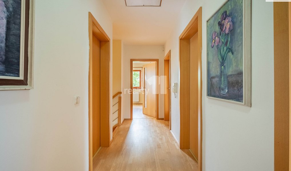 Prodej domu 200 m² s pozemkem 1 008 m², Kamenice – náhled fotky 28
