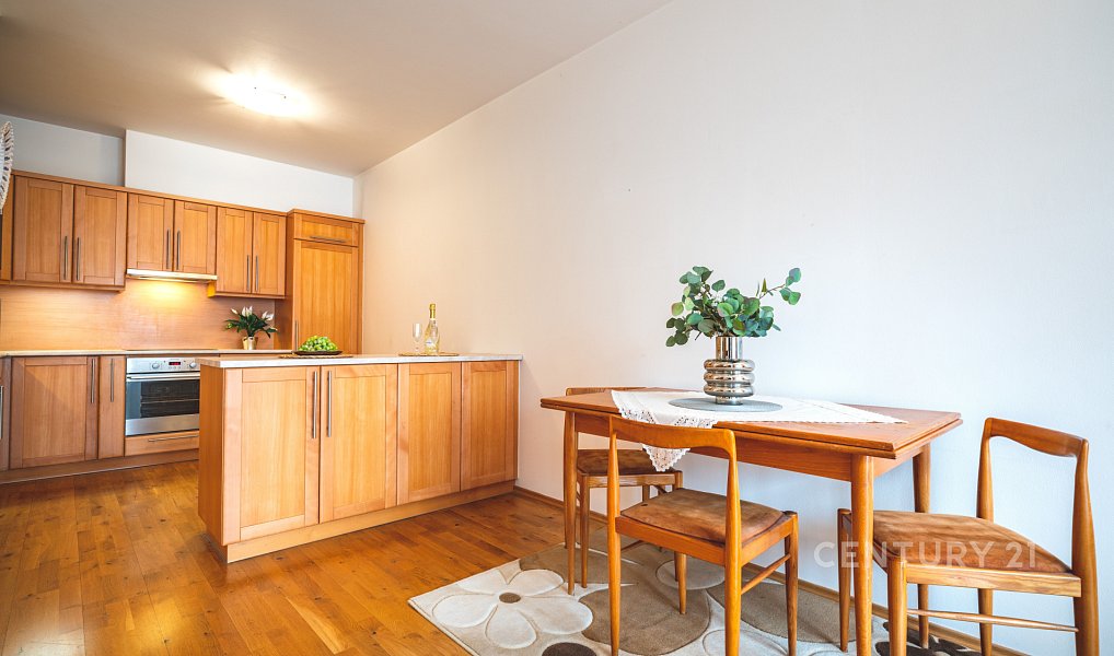 Prodej bytu 2+kk 65 m², Praha – náhled fotky 3