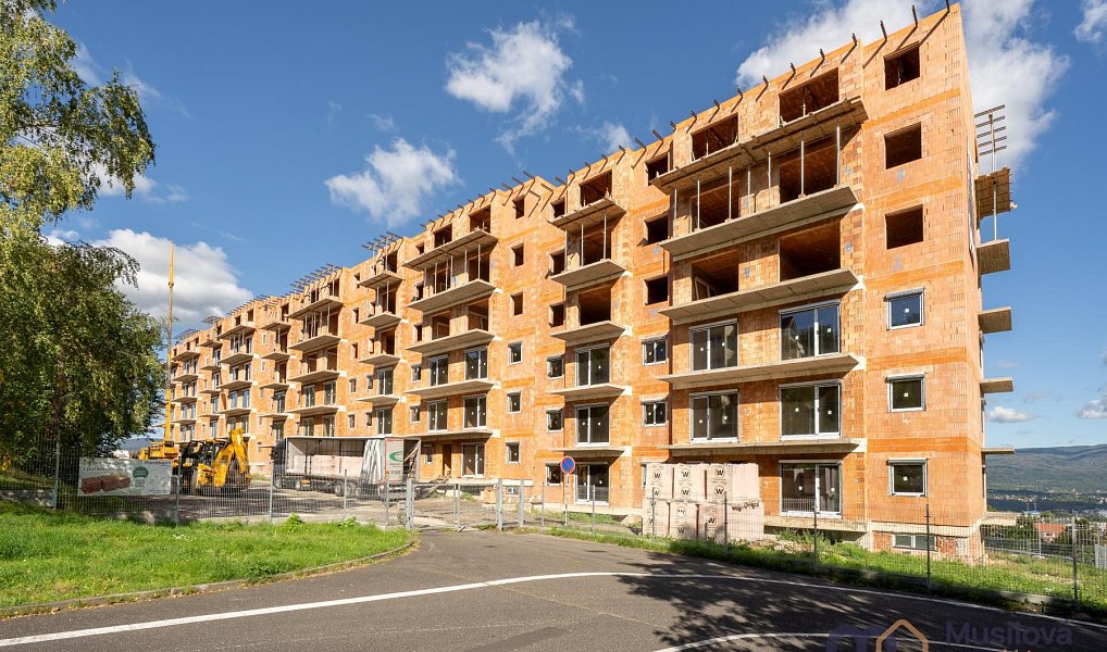 Prodej bytu 3+kk 90 m², Teplice – náhled fotky 2
