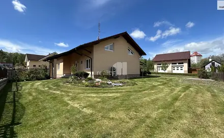 Pronájem domu 279 m² s pozemkem 970 m², Sadová, Humpolec, okres Pelhřimov