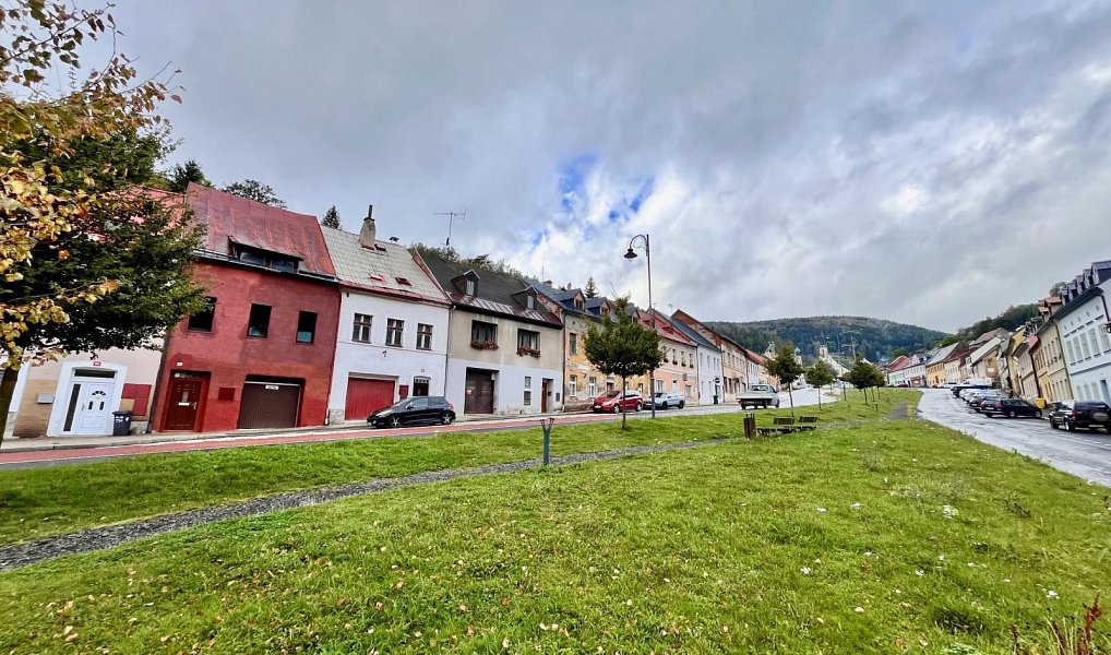 Prodej domu 264 m² s pozemkem 266 m², Jáchymov – náhled fotky 16
