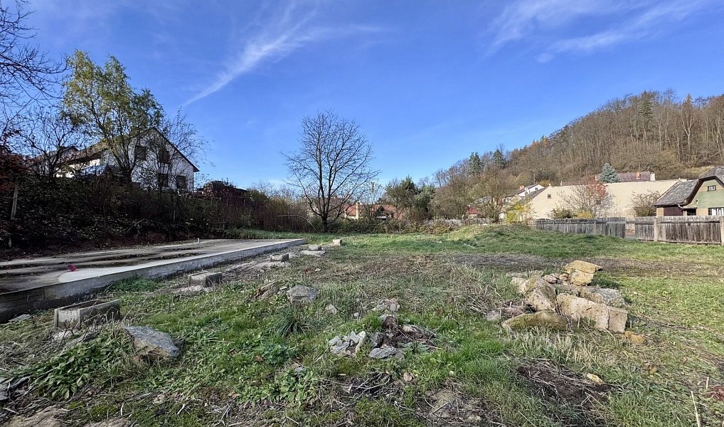 Prodej stavebního pozemku 1 071 m², Biskupice – náhled fotky 8