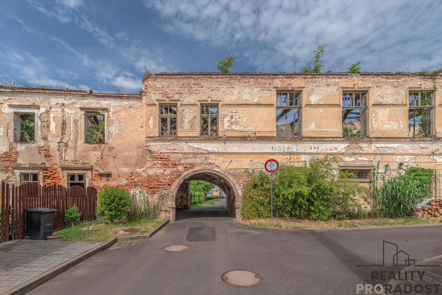 Prodej komerčního objektu (jiného typu) 1 100 m² – fotografie 2