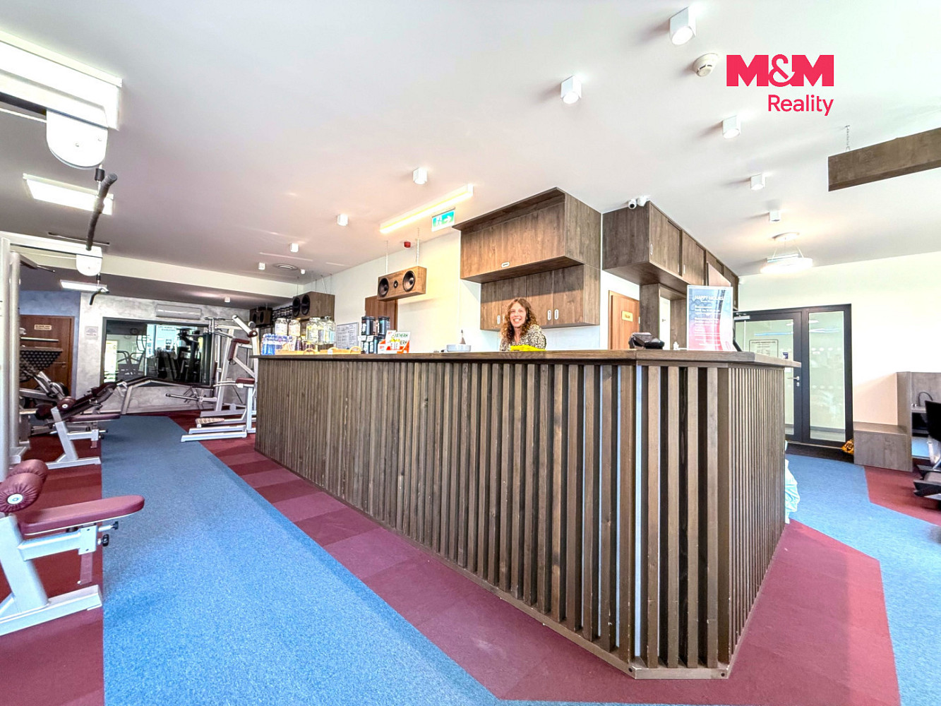 Prodej obchodních prostor 276 m² – fotografie 2