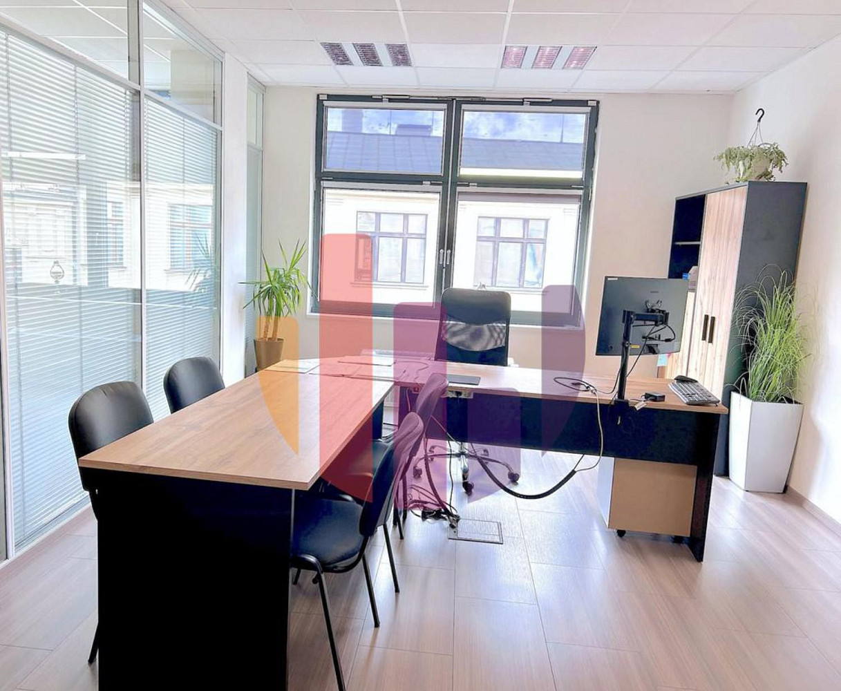 Pronájem kanceláře 974 m² — photo 3