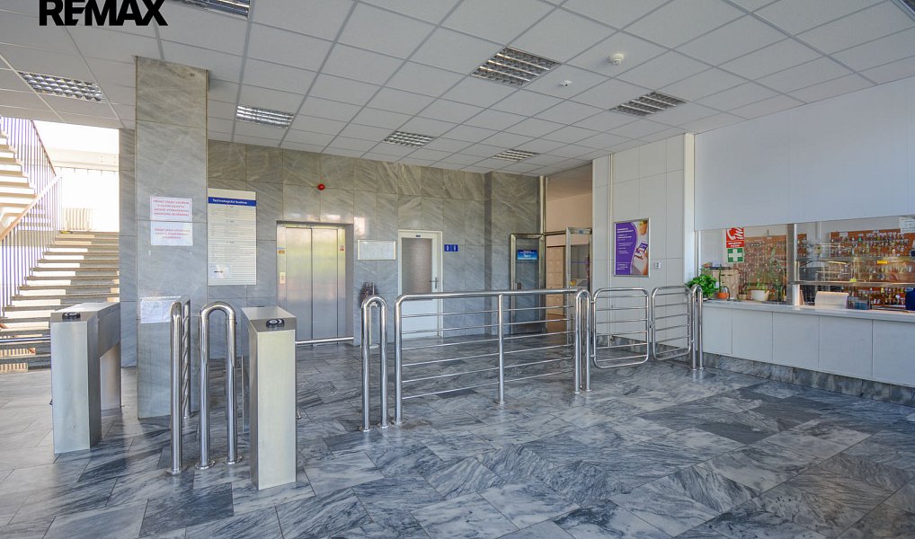 Pronájem kanceláře 416 m², Pardubice – náhled fotky 10