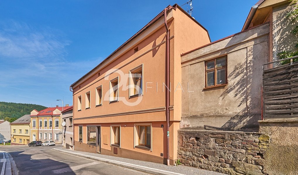 Prodej domu 199 m² s pozemkem 215 m², Úpice – náhled fotky 4