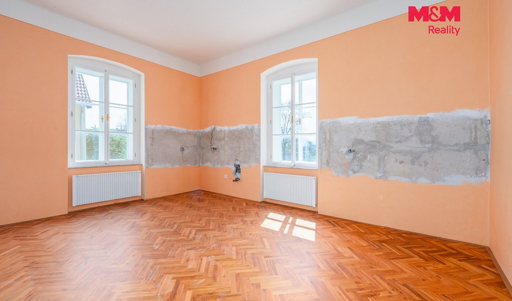 Prodej historického objektu s pozemkem 4 672 m2, Dírná – náhled fotky 7