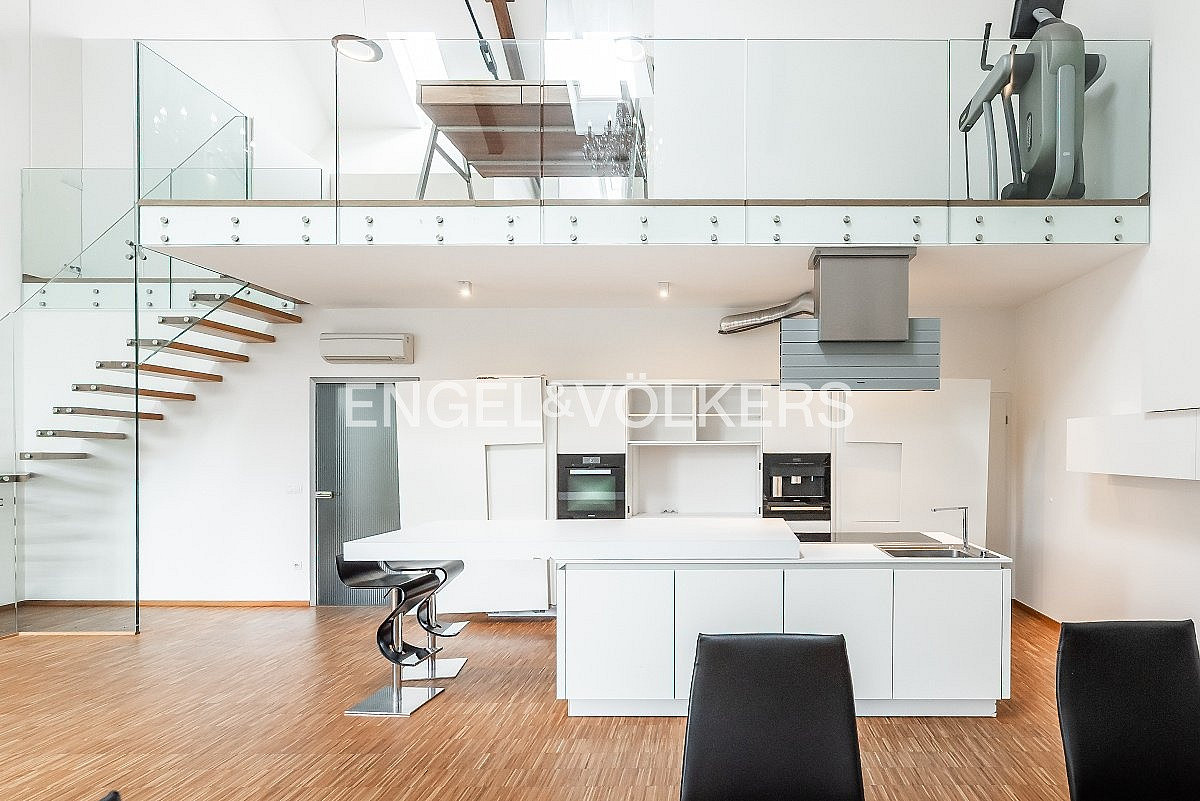 Pronájem bytu 3+kk 170 m² – fotografie 3