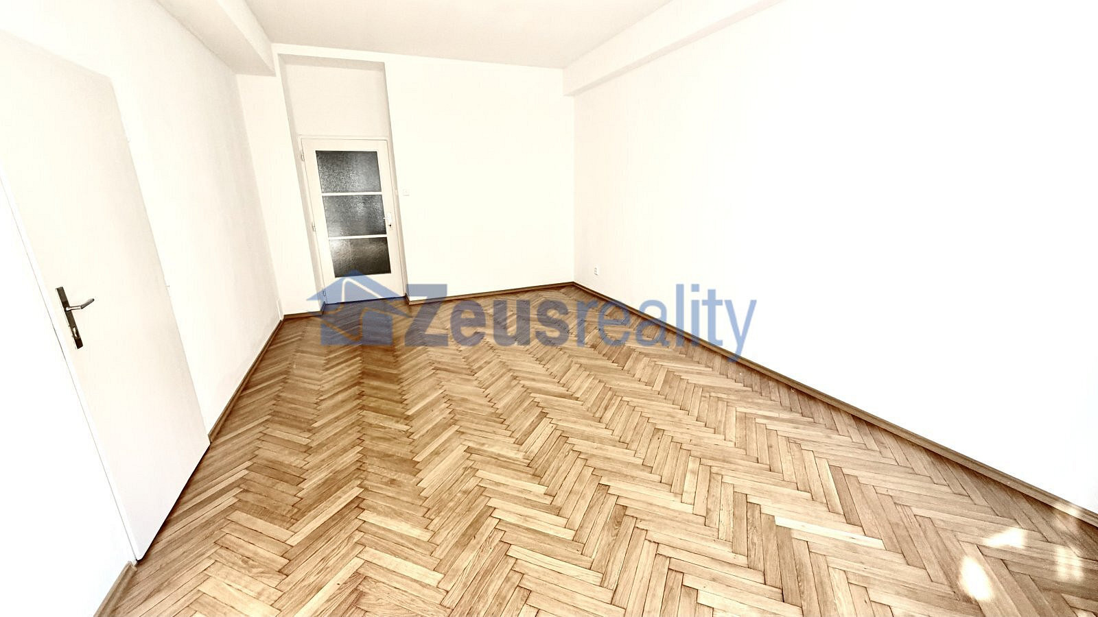 Pronájem bytu 3+1 116 m² — photo 2