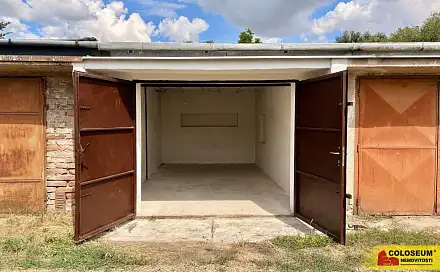 Ivančice - Letkovice, garáž 22 m2, řadová, možnost zavedení elektřiny - garáž, Ivančice - Letkovice, okres Brno-venkov