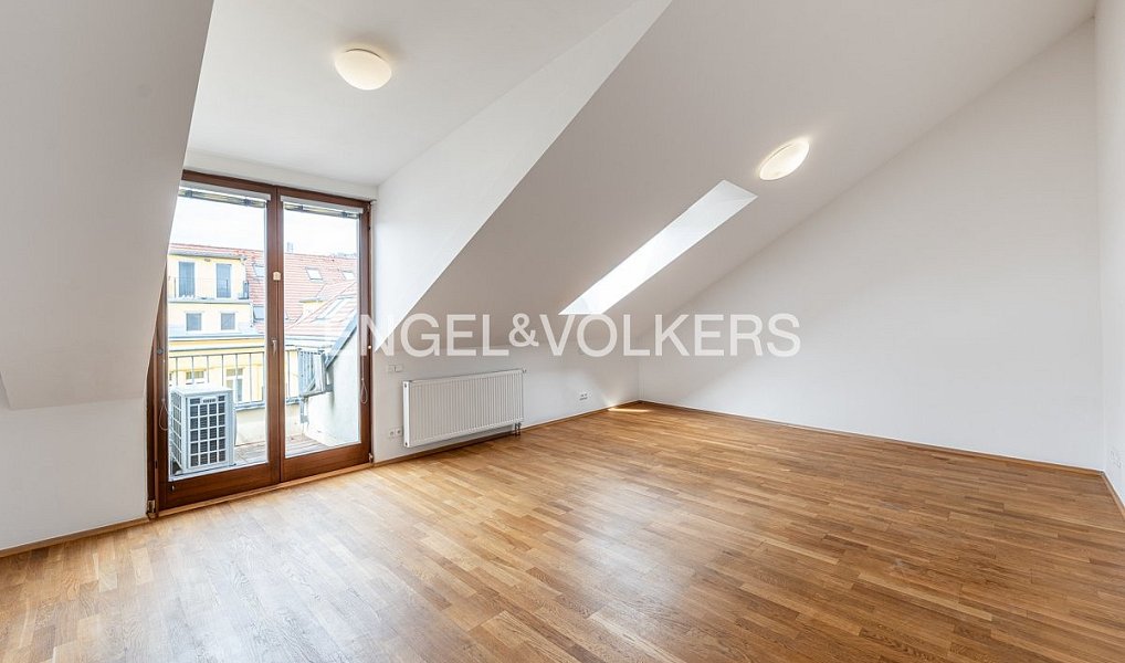 Pronájem bytu 4+1 147 m², Praha – náhled fotky 4