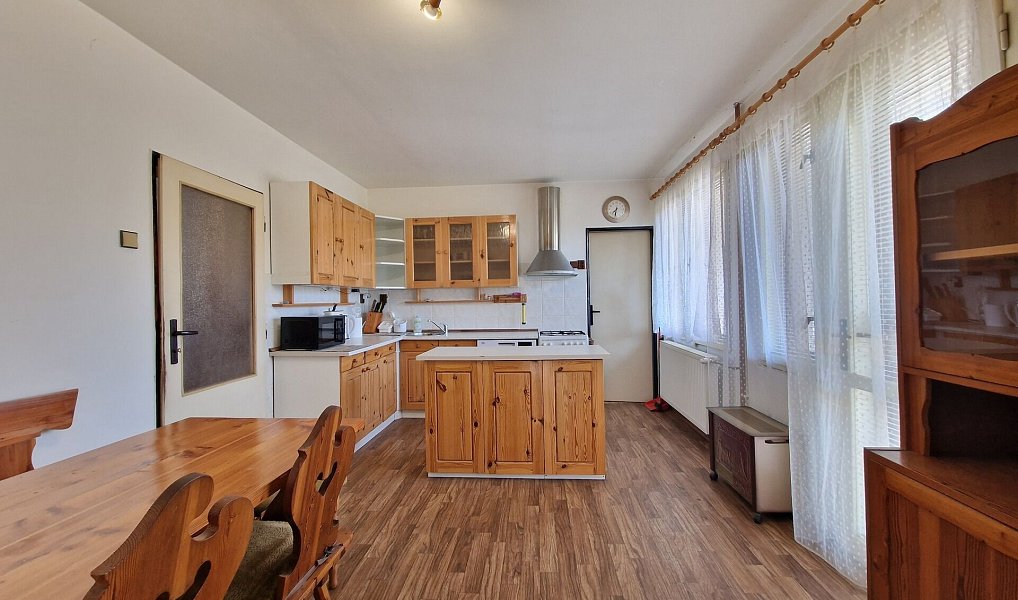 Prodej domu 300 m² s pozemkem 2 907 m², Hostomice – náhled fotky 12