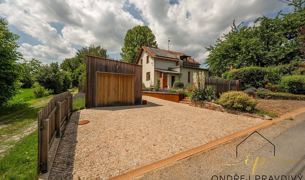 Prodej domu 237 m² s pozemkem 1 360 m², Liteň – náhled fotky 37
