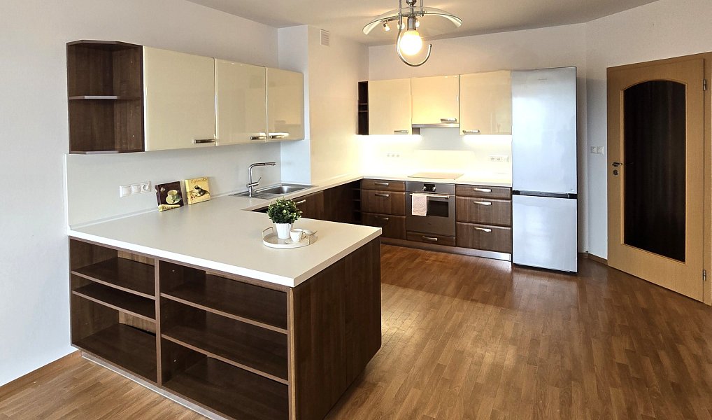 Pronájem bytu 3+kk 67 m², Benešov – náhled fotky 2