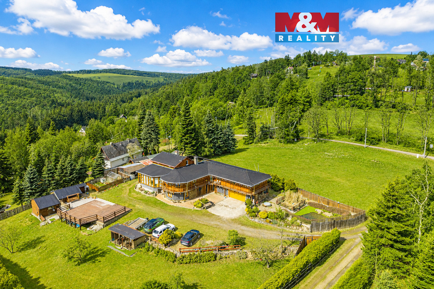 Prodej domu 384 m² s pozemkem 2 948 m²
