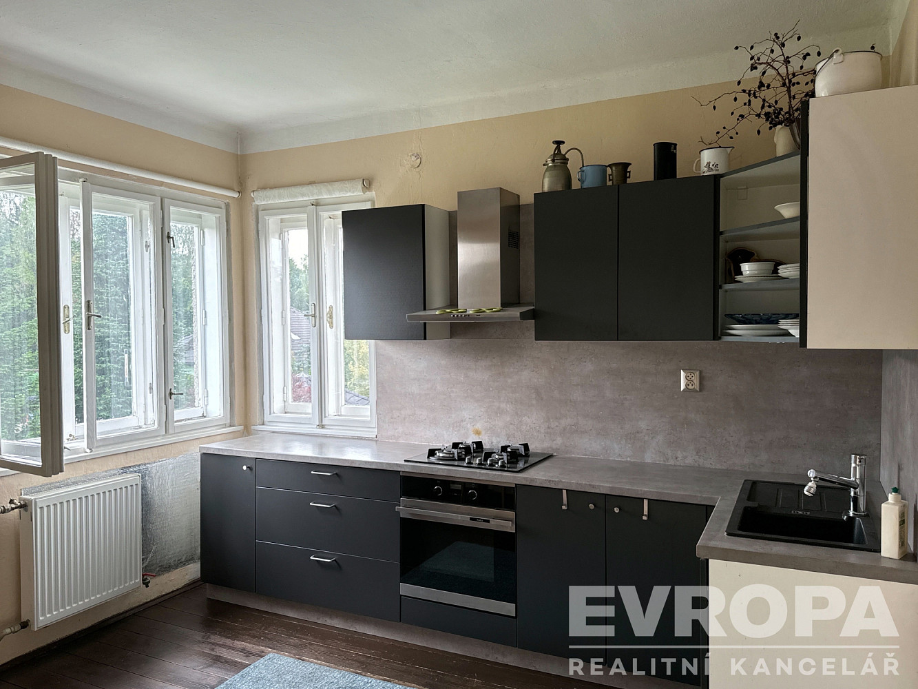 Prodej domu 189 m² s pozemkem 1 090 m² – pohled 4