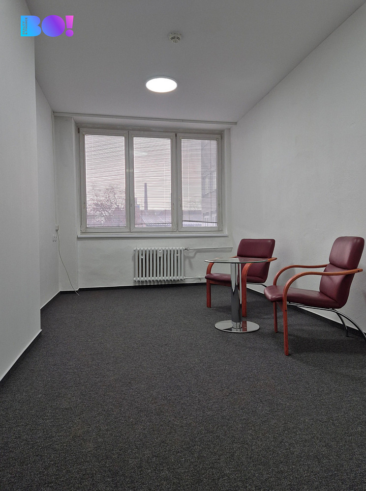 Pronájem kanceláře 60 m² – fotografie 3