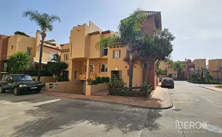 Prodej domu 233 m² s pozemkem 20 m², Nueva Andalucía, Španělsko