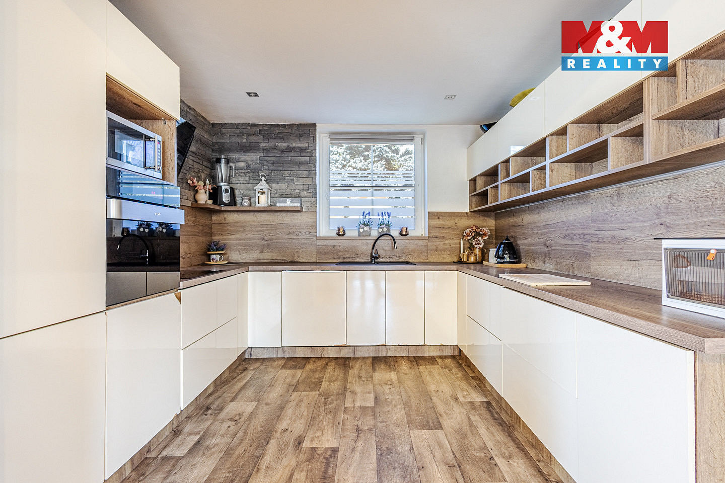 Prodej domu 204 m² s pozemkem 490 m² — photo 2
