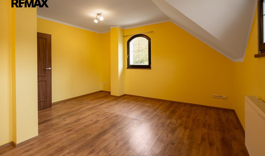 Prodej domu 205 m² s pozemkem 946 m², Jenišov – náhled fotky 18