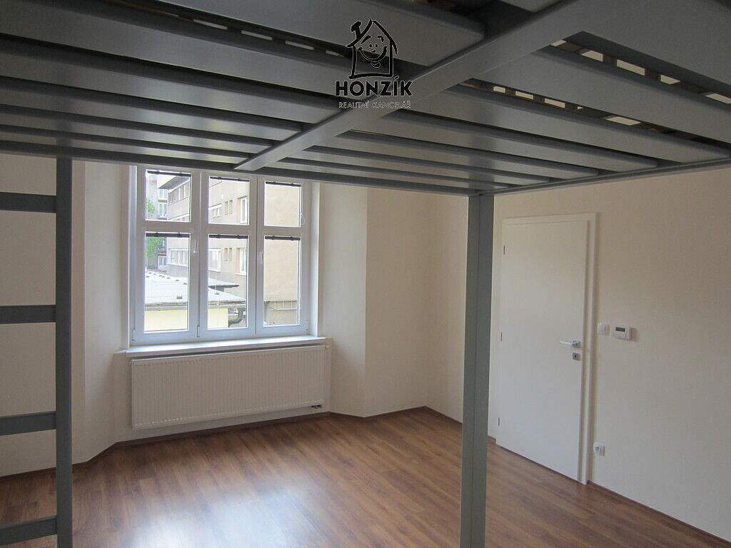 Pronájem bytu 1+kk 37 m² – fotografie 5